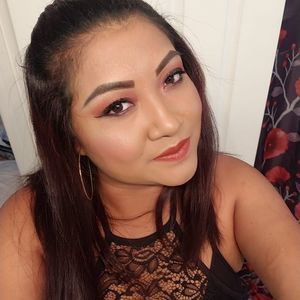 Meet your Posher, Claudia